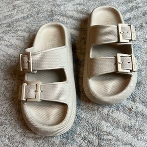 Vince Camuto Slide